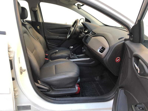 Imagem 13 de 15 de Chevrolet Prisma 1.0 Lt Manual Som Multimídia, Câmera De R