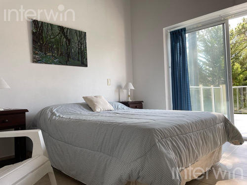 Casa - 5 Ambientes - 3 Cocheras - Pinamar - Venta