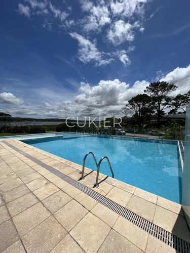 Imagen 22 de 25 de Alquiler Temporada Apartamento 3 Dormitorios En Primera Linea Frente Al Mar Playa Mansa Punta Del Este
