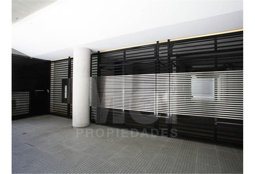 Alquiler 2 Amb, Dormitorio En Suite, Toilette Y Balcón.