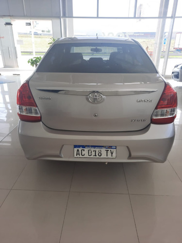 Imagen 4 de 16 de Toyota Etios Xls 1.5 4p 2017 // 4632025
