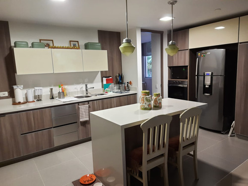 Venta Apartamento En Envigado, Loma Del Esmeraldal