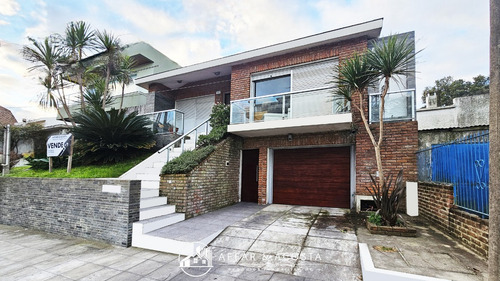 En Venta - Casa A Metros De Rambla Costanera