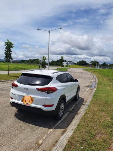 Imagen 14 de 15 de Hyundai Tucson 2017 Whsssa 68420214 O 69627115 Persona