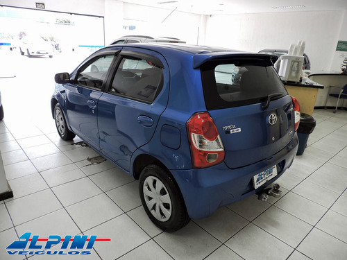 Etios Xs 16v
