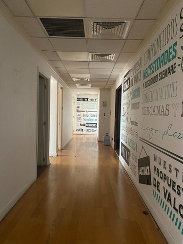 Imagen 4 de 12 de 2 Oficinas Con Gran Ubicación En Santiago Centro