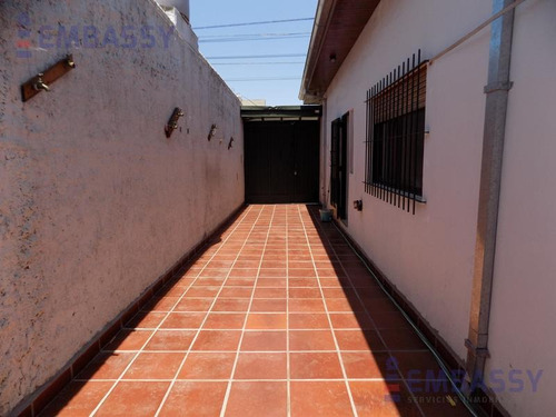Casa Única De 4 Amb Con Galpon De 100 M2 Excelente Zona Martinez!!