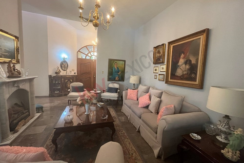 Hogar De Lujo En Colonia Chapultepec, Comodidad Y Estilo En 1 Nivel.