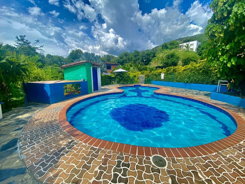 Imagen 5 de 11 de Finca En Sopetran - Piscina + 2 Cabañas + 2 Kioskos + Parque Infantil + Amplia Zona Verde En Sector Alta Valorización (5 Min Del Parque)