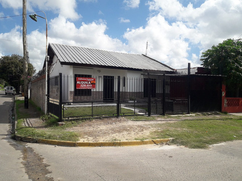 Alquila Casa 2 Dormitorios Con Garage