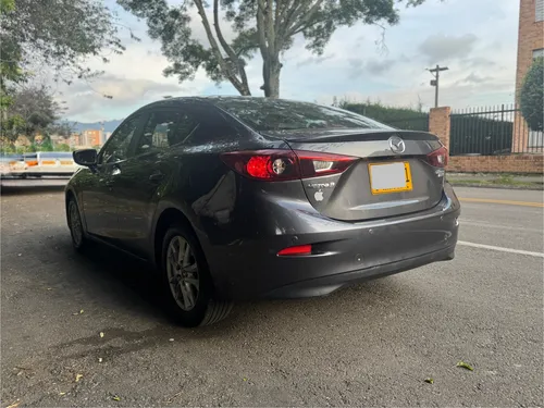 Mazda 3 2.0 Touring