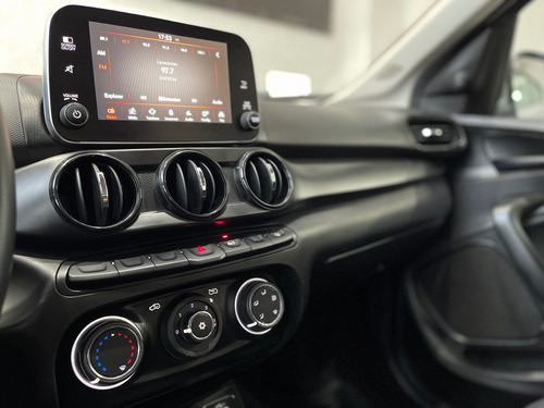 Fiat Cronos 1.0 Drive Flex 4p