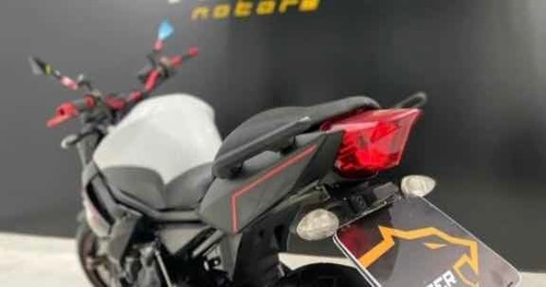 Yamaha Xj6 -