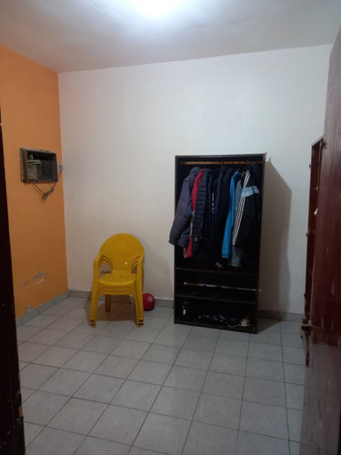 Casa 5 Ambientes En Zona Comercial