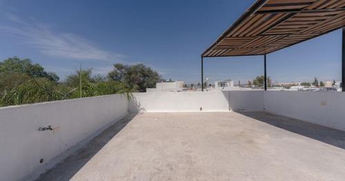 Exclusiva Residencia En Condominio Cerrada De La Fe, Aguascalientes