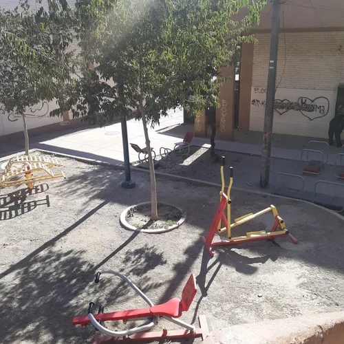Departamento. Avenida Perú, Cerca Metro Estación Cementerios