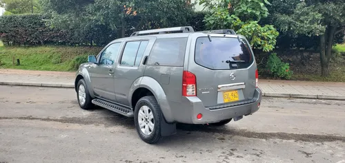 Nissan Pathfinder 4.0 R51 Le Lujo