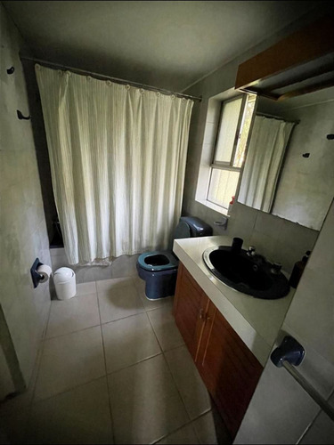 Casa En Venta De 6 Dorm. En Olmué