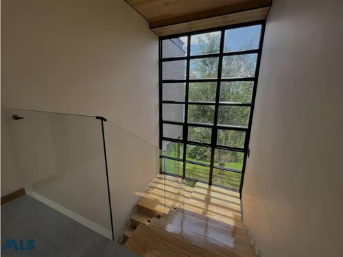 Una Casa Espectacular(mls#249327)