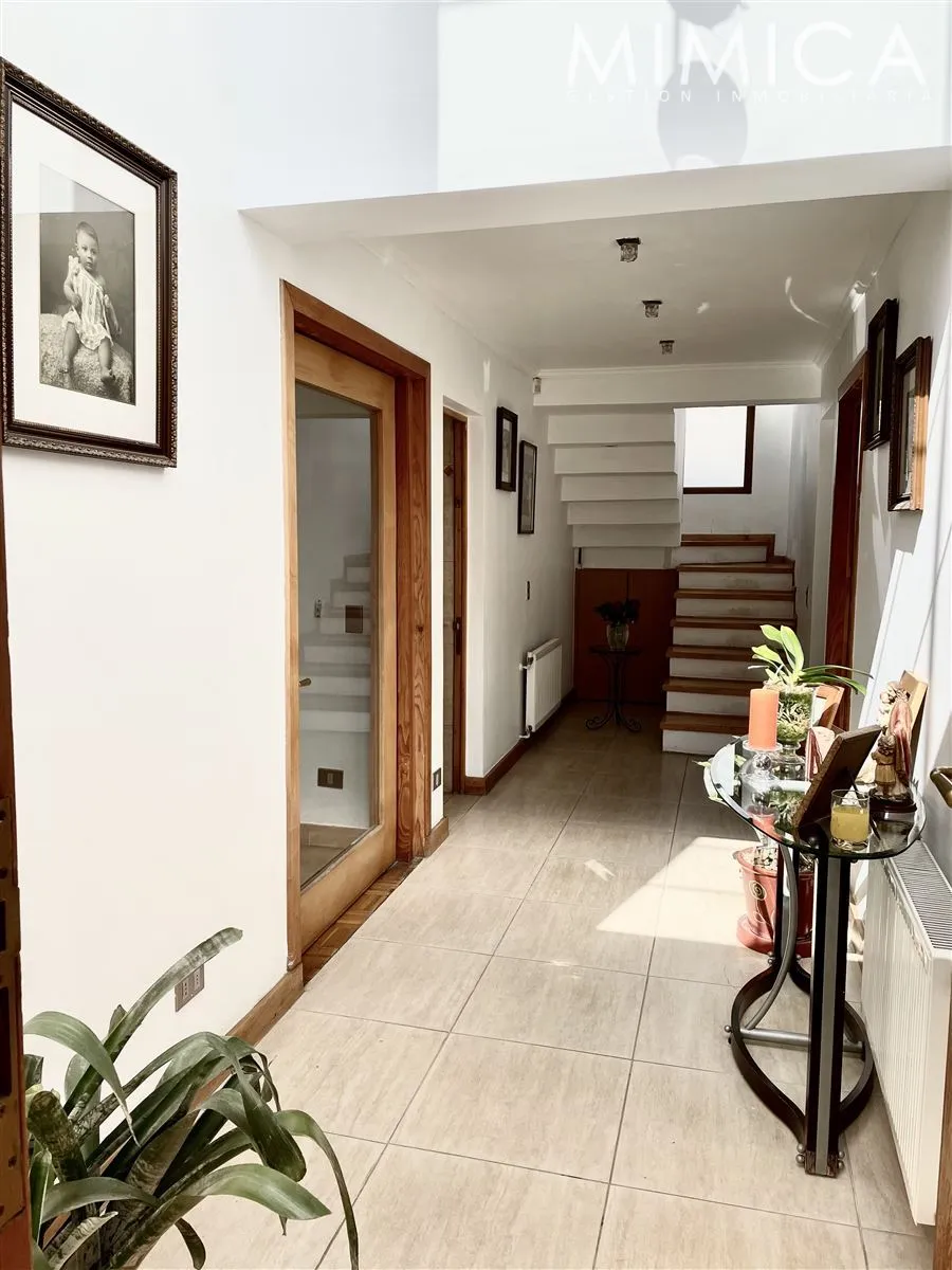 Imagen 3 de 26 de Casa En Venta De 5 Dorm. En Campus Oriente