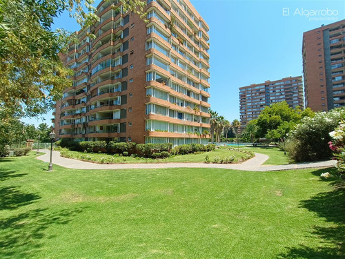Impecable Dpto. En Condominio 3 Dorm Más Servicios, Vitacura