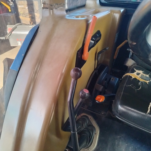 Trator New Holland Tl75e, Ano 2011, 4x4, Cabine Com Ar.