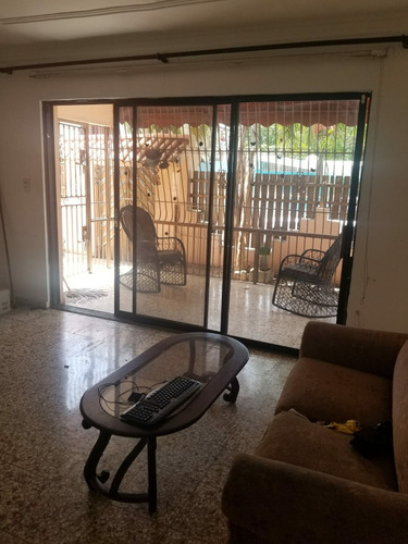 Casa En Venta En Alma Rosacon Muy Buen Terreno El Cual Se P