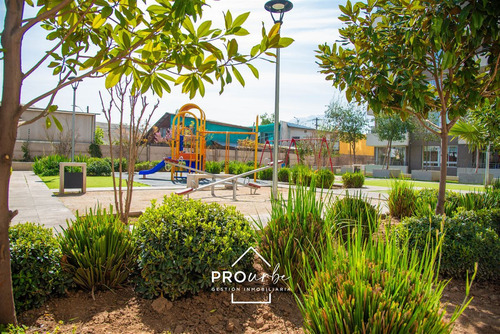Departamento En Arriendo De 3 Dorm Con Patio Privado