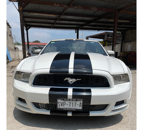 Ford Mustang 3.8 V6 coupe AT