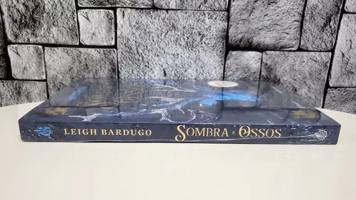  Sombra e Ossos (Em Portugues do Brasil): 9786555352795