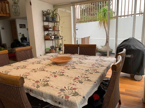 Imagen 2 de 14 de Hermosa Casa Con Terraza Y Estudio En Lomas De Tarango