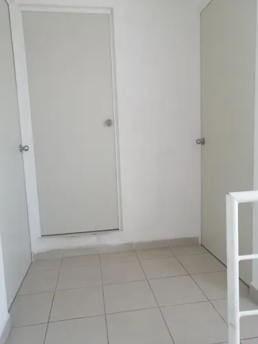 Se Renta Casa Amueblada, Con Estacionamiento, Jardín Y Vigi