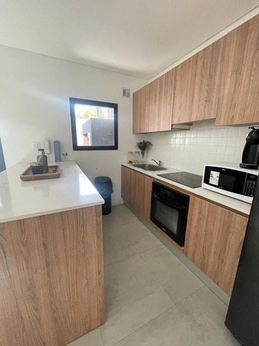 Dúplex En Venta - 3 Dormitorios 3 Baños - 162,83mts2 - Villa Udaondo, Ituzaingó