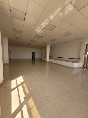 Local Comercial En Arriendo, Piso 2, En Av. Francisco Bilbao