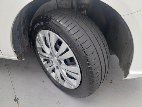 Volkswagen Voyage 1.6 16V MSI TOTALFLEX 4P AUTOMÁTICO