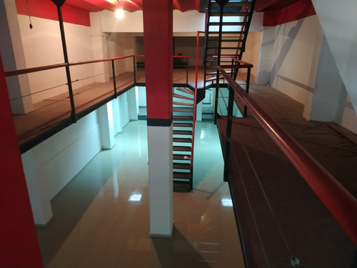 Casa De Gran Porte Para Local Comercial -pasos De 18 D Julio
