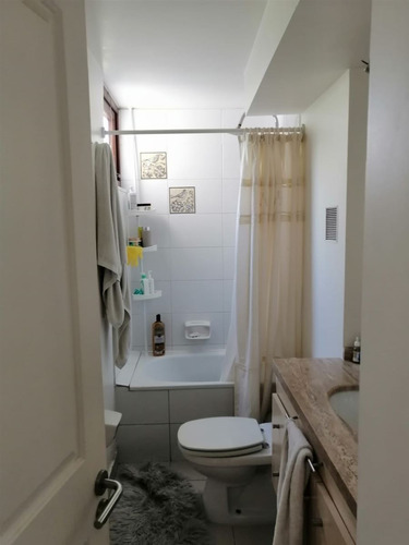 Departamento En Venta De 3 Dorm 2 Est + 1 Bod. En La Flo