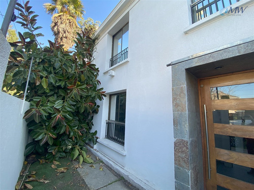 Amplia Casa - Oficina En Venta En El Mejor Barrio De Ñuñoa