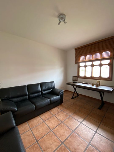 Casa Duplex Para Venta En Santa Paula #2369