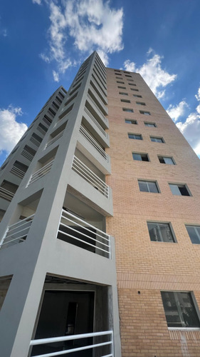 En Preventa De Apartamento De 111 M ² En Res. Buena Vista Suite, Urb. La Trigaleña , Valencia. Inmobiliaria Maggi 2035
