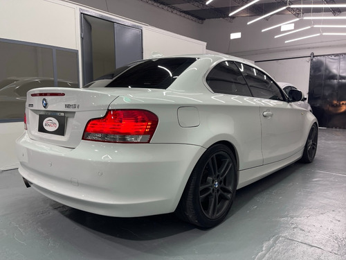Imagen 2 de 15 de Bmw Serie 1 2.5 125i 218hp Executive At Levas Navegador 2010