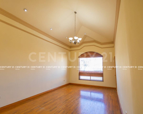 Casa En Venta En Fraccionamiento Rincon De Las Lomas Chihuahua, Chih.