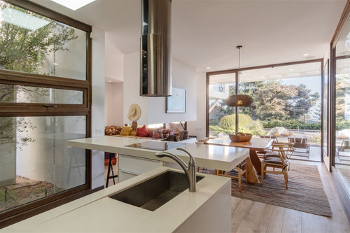 Moderna Casa En Condominio Cantagua Con Vista Al Mar