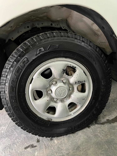 Imagen 10 de 15 de Toyota Hilux 2013 2.5 Cd Dx Pack I 120cv 4x2