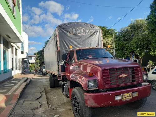 Camion Kodiak Estacas