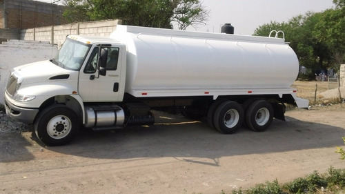 Imagen 1 de 6 de Cisternas Para Agua Combustible O Químicos