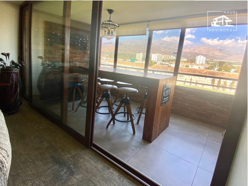 Excelentes Espacios, Luz Y Vista. Raúl Labbé / Av. La Dehesa