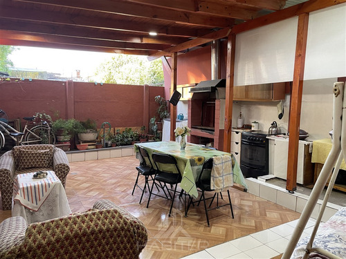 Excelente Casa Sector Rauquen De 3 Dorm Y 2 Baños En Curicó