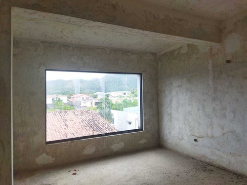 Imagen 20 de 24 de Maria Vende Casa En Urbanización Guataparo