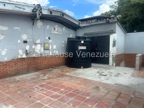 Casa Comercial En Alquiler, La Trinidad Mls #25-21193